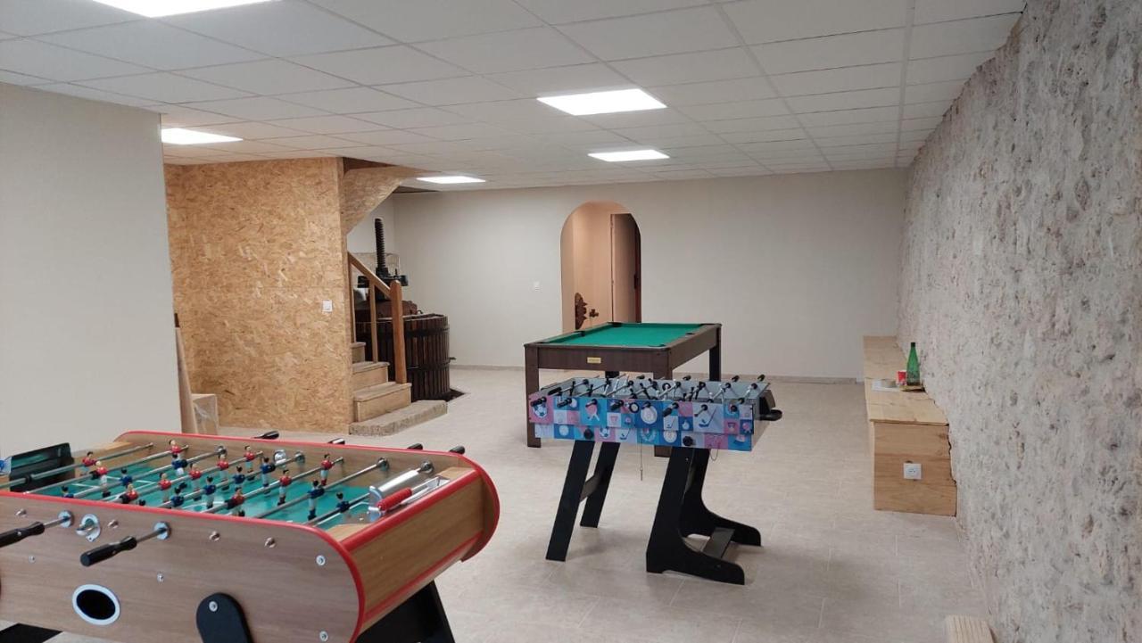 Maison De Campagne, Bord De Lac, Piscine, Billard 11 Per Plieux Bagian luar foto